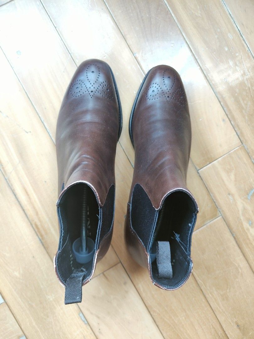Prada Men's brown Chelsea boots size 8.5, 男裝, 鞋, 靴 Carousell