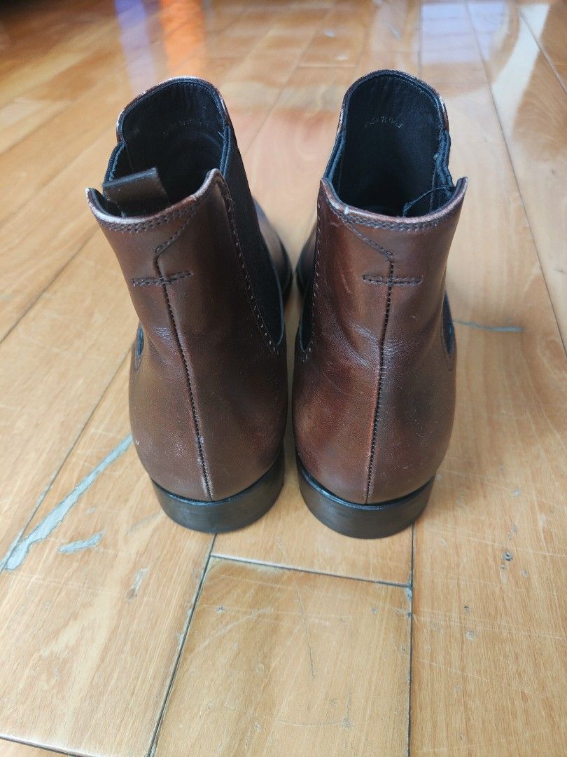 Prada Men's brown Chelsea boots size 8.5, 男裝, 鞋, 靴 Carousell