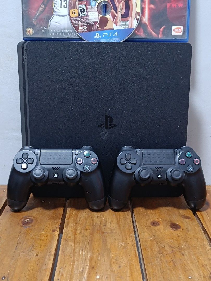 PS4 SLIM 500GB W/ 2 ORIG DS4 V2 CONTROLLERS AND 3 GAMES , Video Gaming