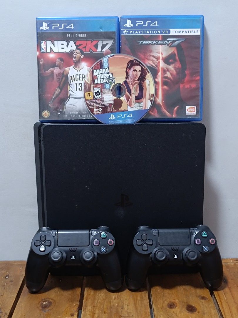 PS4 SLIM 500GB W/ 2 ORIG DS4 V2 CONTROLLERS AND 3 GAMES , Video Gaming