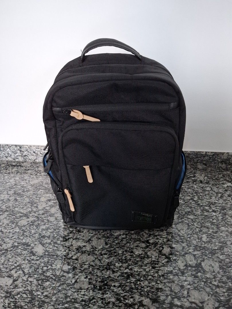 Samsonite Backpack (Category: Backpacks) located in Singapore. Submitted by moshi7752 (Listing ID 1334048638, Image 1). Description: Good condition. Use a few times only.