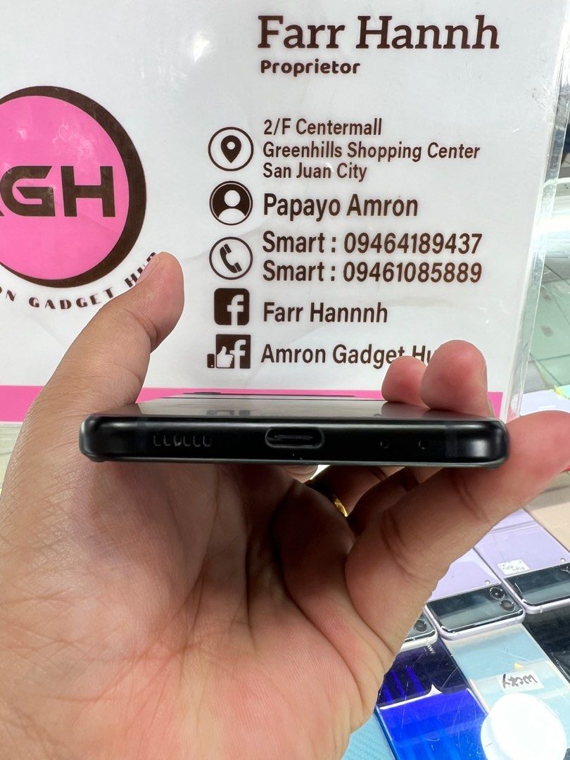 SAMSUNG Z FLIP 3 5G (Category: Samsung) located in Manila. Submitted by farhanadau39938 (Listing ID 1334127422, Image 3). Description: SAMSUNG Z FLIP 3 5G •STORAGE:256GB •MEMORY:8RAM •BATTERY CAPACITY: 3300 mAh •NO REPAIR HISTORY •NOT REFURBISHED •FREE TREUTOOLS •UNLI RESET •OPENLINE/ANYSIM NOTE: honest issue kita po sa picture! Kaya mura po dahil sa scratch lang po sa LCD at mga dent po sa phone it’s normal for 2nd hand binilugan kuna po ung scr