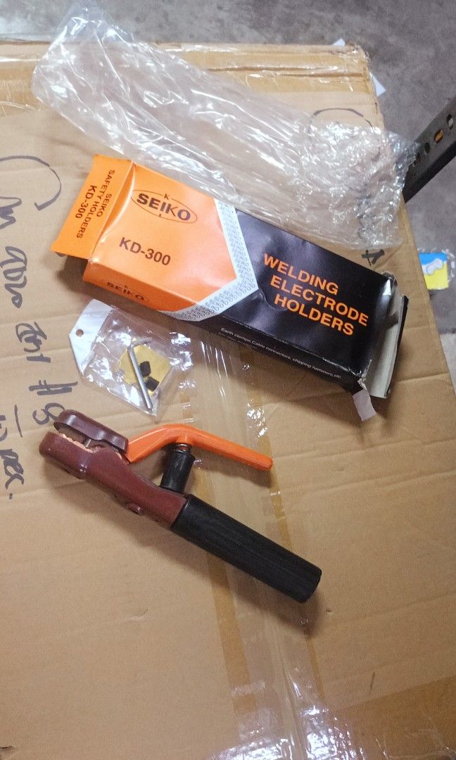Seiko welding rod holder (Category: Construction Tools & Equipment) located in Paranaque City. Submitted by renyshemshardware (Listing ID 1334018227, Image 3). Description: Seiko welding rod holder 300Amperes 500 Amperes.