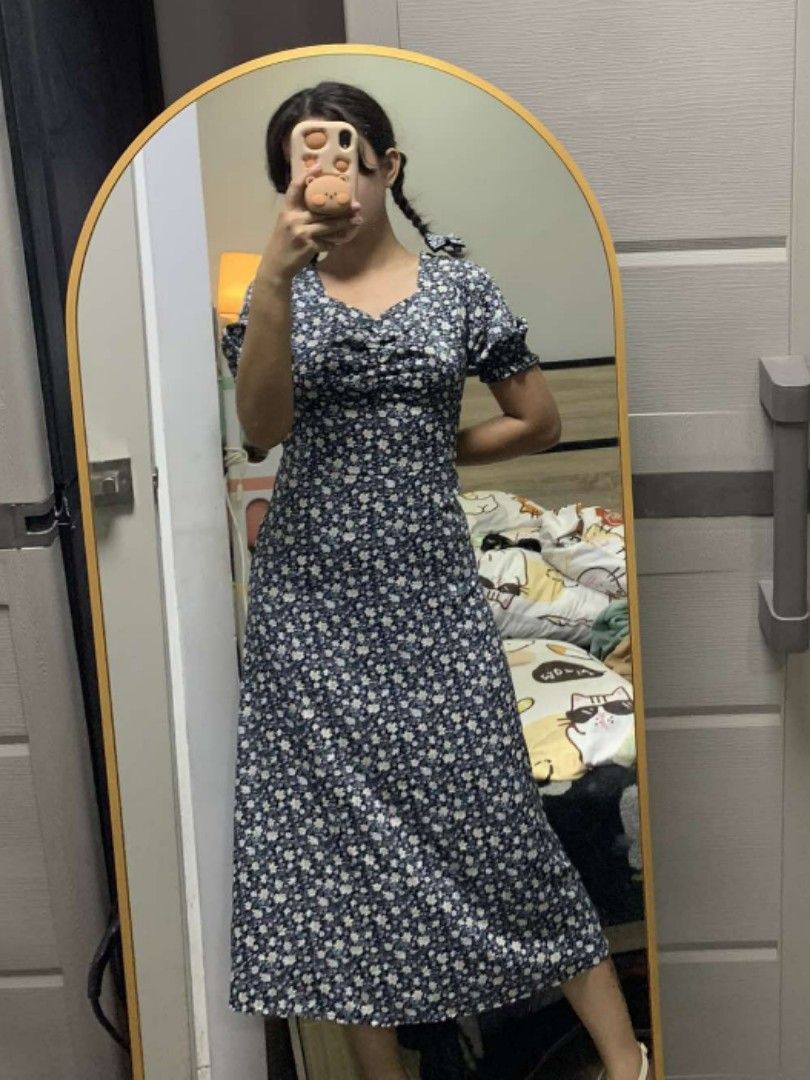 Shein floral dress (Category: Dresses) located in San Mateo. Submitted by abbyngottyyy (Listing ID 1334162820, Image 2). Description: Hindi ko nagamit but this is so pretty! flowy, S-M, with zipper sa likod.