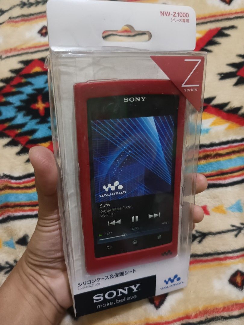 Sony NWZ1000 silicon case cover (Category: Portable Audio Accessories) located in Quezon City. Submitted by markgolveo (Listing ID 1334028896, Image 2). Description: Sony NWZ1000 silicon case cover.