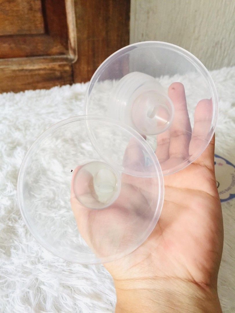 Spectra flange (Category: Breastfeeding & Bottle Feeding) located in Tuguegarao City. Submitted by kikay.store.ph30 (Listing ID 1334184210, Image 3). Description: Spectra flange Condition: likenew Selling pair 24mm : 350 pair 28mm : 350 pair 20mm : 350 pair Authentic 💯 From us balikbayan box MOP: GCASH, BDO, MOD: SCO FOR SHIPPING PURPOSE, BUS SHIPPING, JNT, LBC ♥️ 1 day reservation ONLY ♥️ No to rush shipping ♥️ No free shipping ♥️ No return no 