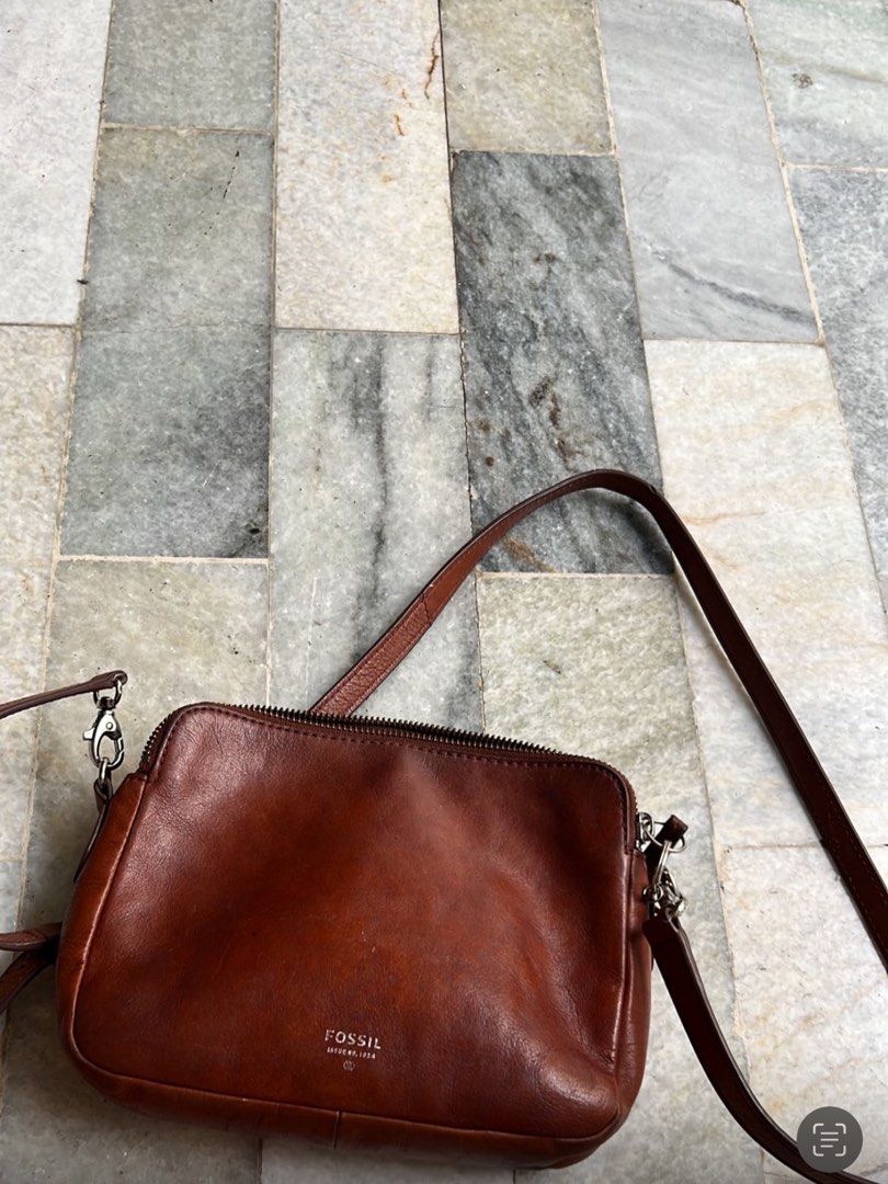 Tas sling bag fossil Fesyen Wanita Tas Dompet di Carousell