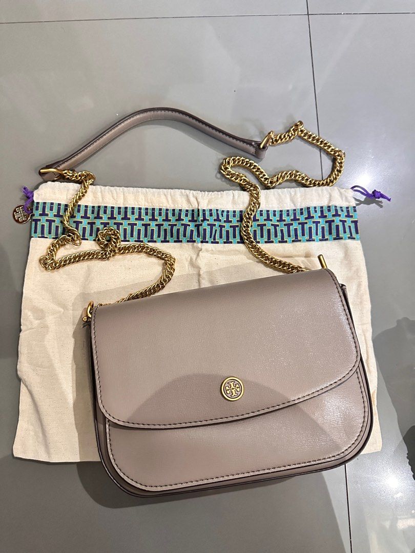 Tory Burch (Category: Luxury Bags & Wallets) located in Quezon City. Submitted by JFSCloset (Listing ID 1334087658, Image 1). Description: 📍SALE📍 NGA Bought from seller selling korean preloved bags With dustbag No flaw Rfs: decluttering, too many bags.
