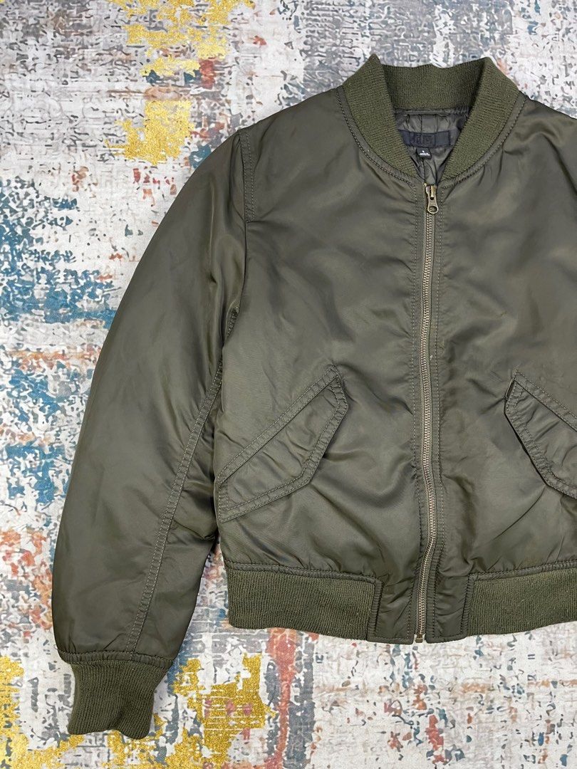 UNIQLO GREEN ARMY MILITARY TYPE MA 1 BOMBERS