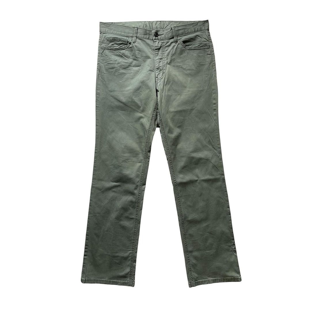 UNIQLO JEANS STRAIGHT FIT COLOR SOFT JEANS IN GREEN ARMY (32)