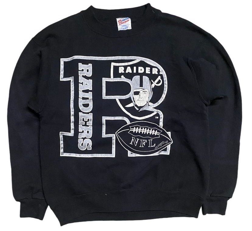 Vintage Raider Crewneck (Category: Coats, Jackets and Outerwear) located in Tigaon. Submitted by rap2k (Listing ID 1334033573, Image 1). Description: 21x26 90s hanes beefy tag minor crackprints.