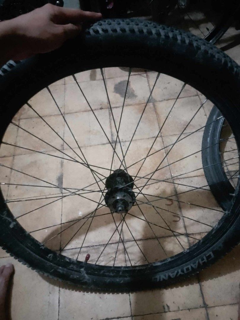 wheelset for sale (Category: Bicycles) located in Manila. Submitted by fernandez2666 (Listing ID 1334026860, Image 2). Description: 1200 na lang pm sa interested mga bossing chaoyang tire likod kendra tire front ragusa r200 hubs na yan.