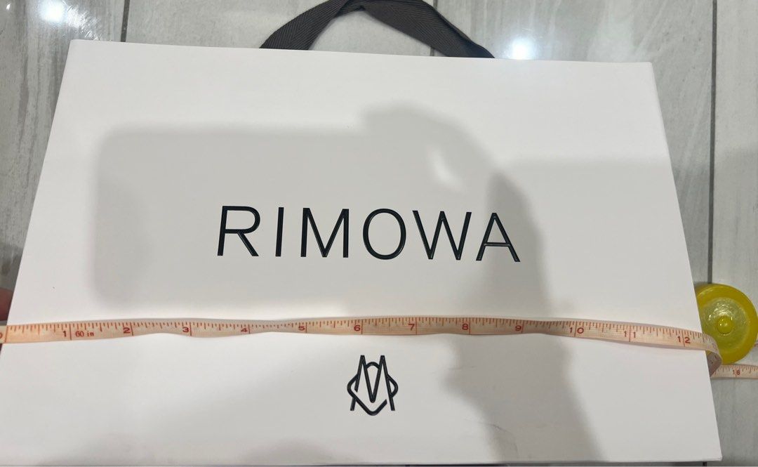 💯 authentic Rimowa paper bag (Category: Luxury Bags & Wallets) located in Quezon City. Submitted by outlet18 (Listing ID 1337246259, Image 2). Description: .