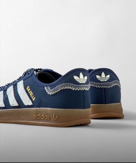 （分類：）位於 。 由 ogsneakers 提交（商品編號 1337348365，圖片 1）。簡介： 。