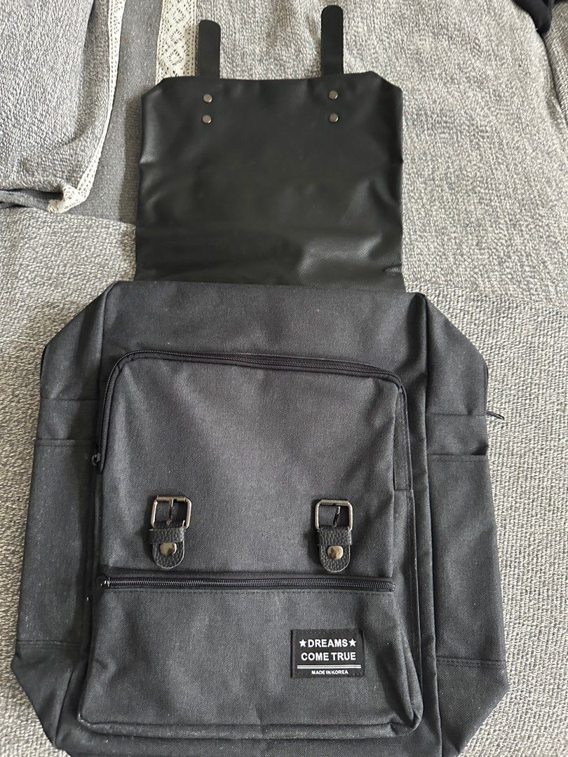 Backpack (Category: Backpacks) located in Singapore. Submitted by xinxf (Listing ID 1337271795, Image 3). Description: .
