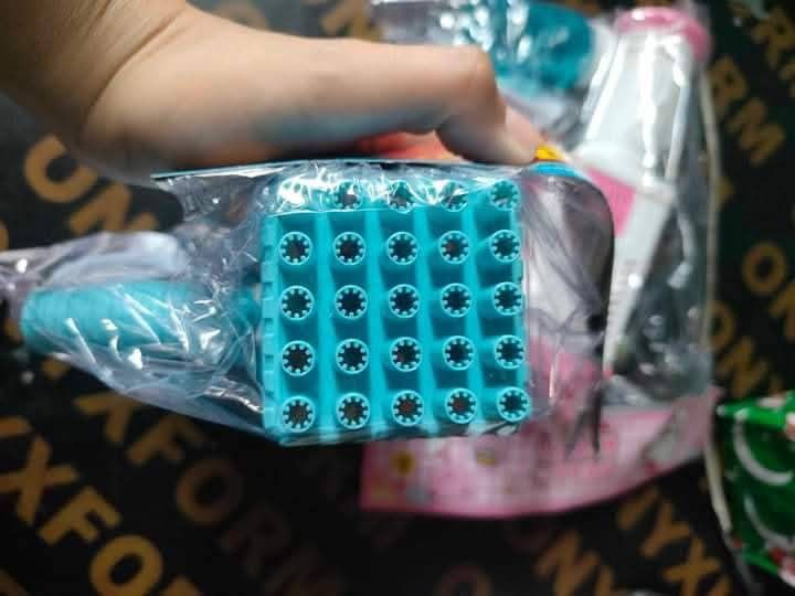 Bubble Gun Buy 1 Take 1 (Category: Action & Battle Toys) located in Manila. Submitted by redonlineshop (Listing ID 1337332750, Image 3). Description: BUBBLE GUN ₱150 (BUY 1 TAKE 1) -25holes- 20cm length 13cm height NO LIGHT ON HAND BRAND NEW Mode of Payment: Gcash,COD Same day delivery + Delivery Fee.