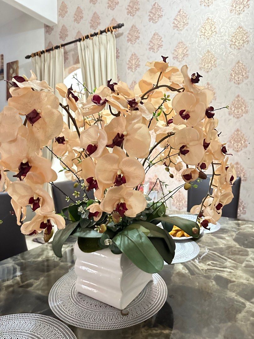 Bunga Orkid Palsu besar centerpiece, Furniture & Home Living, Home ...