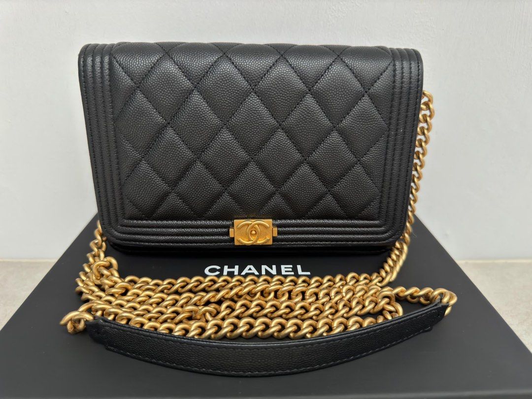 Chanel Boy (Category: Bags & Wallets) located in Singapore. Submitted by sherlynlee90483 (Listing ID 1337369868, Image 1). Description: full set box,paper bag,dust bags Original receipt Condition 10/10.