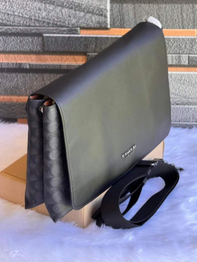 Coach Messenger/Laptop Bag (Category: Laptop Bags & Sleeves) located in Mabalacat. Submitted by maiyasluxurybagshoppe (Listing ID 1337300324, Image 2). Description: .