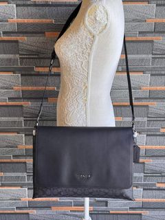 (Category: ) located in . Submitted by maiyasluxurybagshoppe (Listing ID 1337300324, Image 1). Description: .