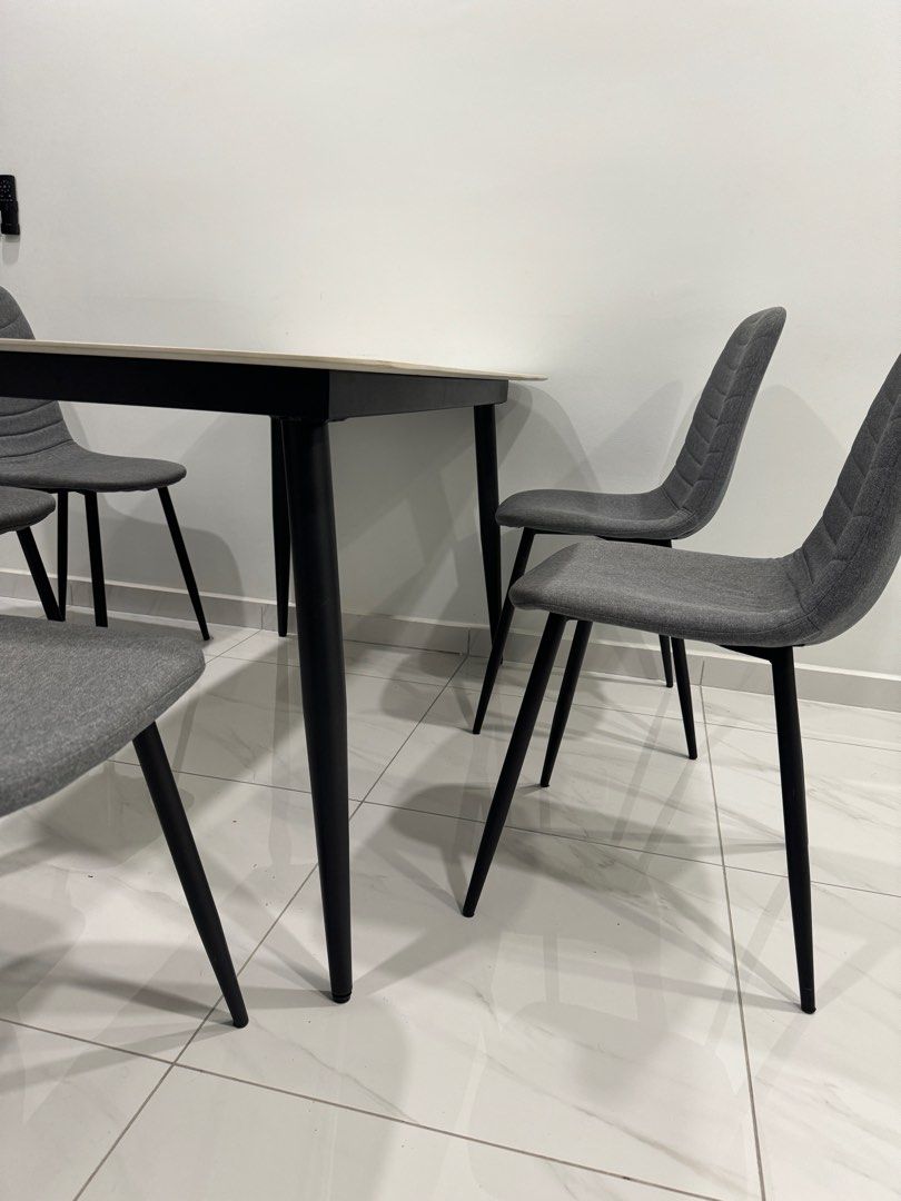 Dining table (Category: Tables & Sets) located in Kuala Lumpur. Submitted by ince00 (Listing ID 1337328730, Image 3). Description: .