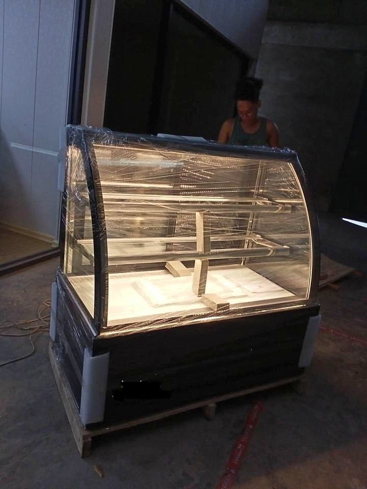 EPA-54 COMMERCIAL CAKE CHILLER CURVED TYPE FLOOR TYPE (Category: Construction Tools & Equipment) located in Lucena. Submitted by cadshalinealmanza (Listing ID 1337314183, Image 1). Description: SPECIFICATIONS: *Upgrade electric heating wire to eliminate fog •Double glazed. glass to lock temperatures to prevent air leakage •3D cool air circulation system, cold circulation is more energy-saving Cooling faster, food is fresher and tastes better. •Up