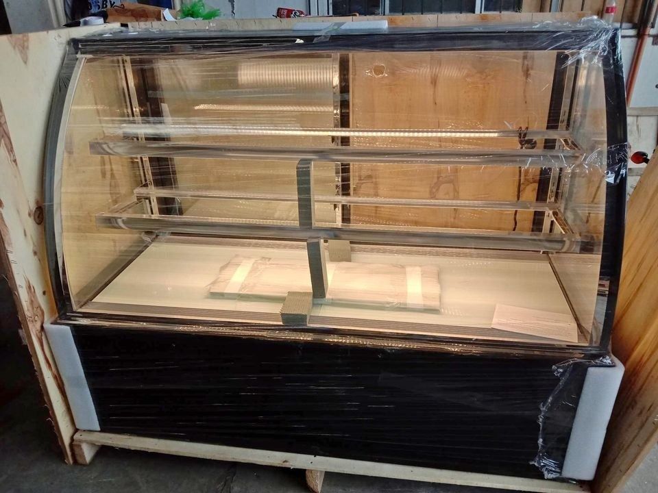 EPA-54 COMMERCIAL CAKE CHILLER CURVED TYPE FLOOR TYPE (Category: Construction Tools & Equipment) located in Lucena. Submitted by cadshalinealmanza (Listing ID 1337314183, Image 3). Description: SPECIFICATIONS: *Upgrade electric heating wire to eliminate fog •Double glazed. glass to lock temperatures to prevent air leakage •3D cool air circulation system, cold circulation is more energy-saving Cooling faster, food is fresher and tastes better. •Up