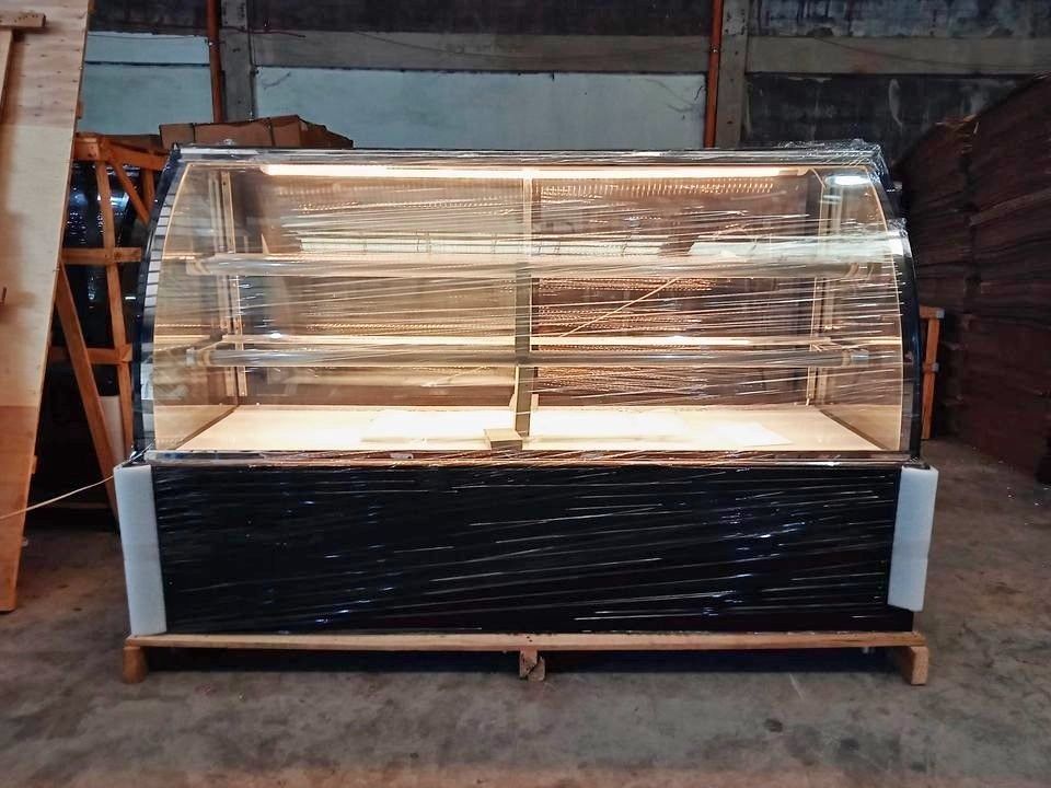 EPA-54 COMMERCIAL CAKE CHILLER CURVED TYPE FLOOR TYPE (Category: Construction Tools & Equipment) located in Lucena. Submitted by cadshalinealmanza (Listing ID 1337314183, Image 2). Description: SPECIFICATIONS: *Upgrade electric heating wire to eliminate fog •Double glazed. glass to lock temperatures to prevent air leakage •3D cool air circulation system, cold circulation is more energy-saving Cooling faster, food is fresher and tastes better. •Up