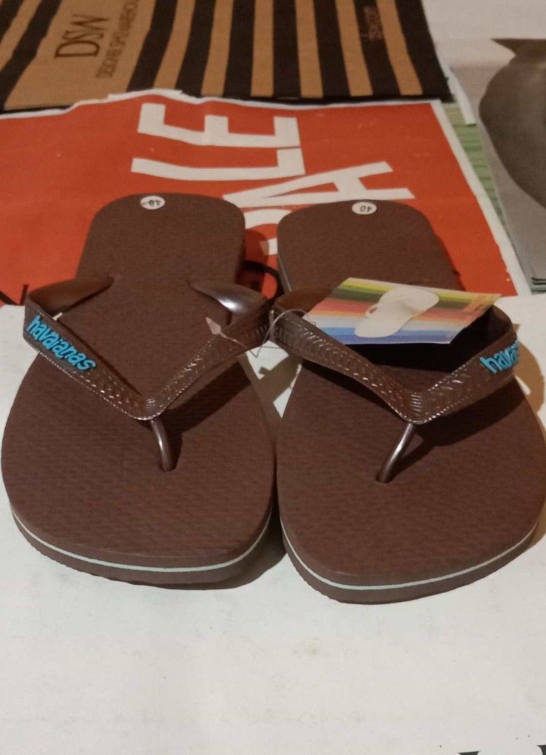 Flip Flops (Category: Slippers & Slides) located in Pasig City. Submitted by raytigs (Listing ID 1337312972, Image 1). Description: Only Genuine Havianas have the official seal of authenticity..