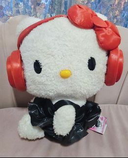 (Category: ) located in . Submitted by kittycloset88 (Listing ID 1337318371, Image 1). Description: .