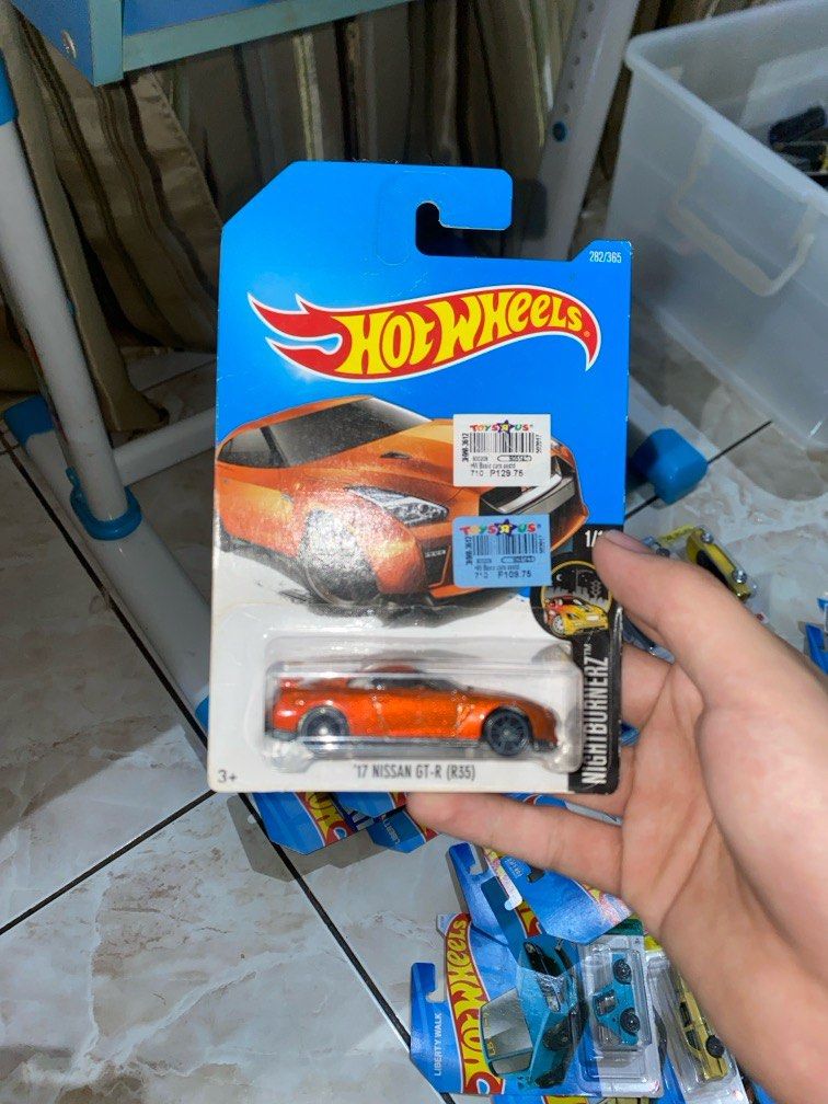 Hot Wheels Nissan GTR - R35 (Category: Vehicle & Diecast Models) located in San Mateo. Submitted by domski23 (Listing ID 1337384136, Image 1). Description: .
