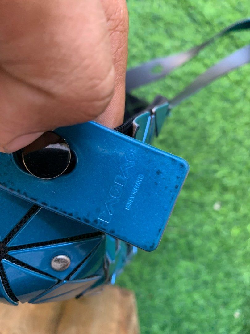 Issey Miyake Baobao Project Bag (Category: Luxury Bags & Wallets) located in General Trias. Submitted by zrchustle.604 (Listing ID 1337316410, Image 3). Description: May mga missing piece na sa design nya.