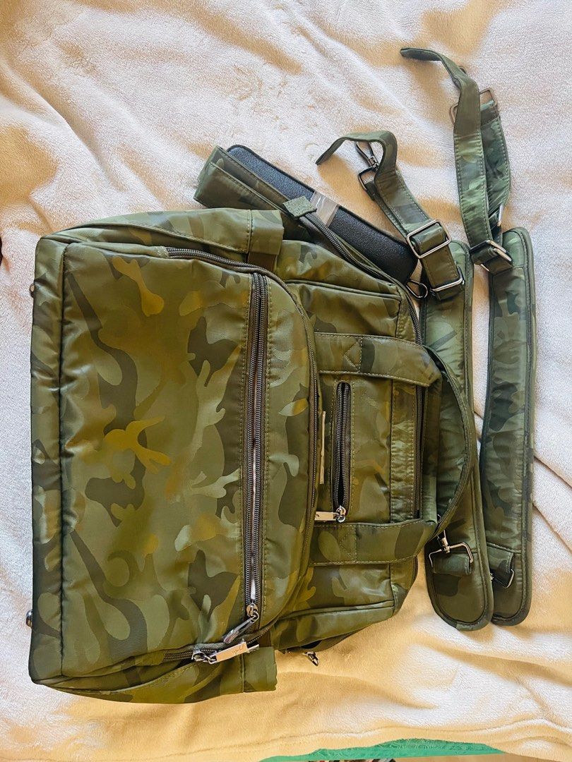 Jujube bag (Category: Diaper Bags & Wetbags) located in Dasmarinas. Submitted by angelaballesta (Listing ID 1337299650, Image 2). Description: Original Jujube bag.