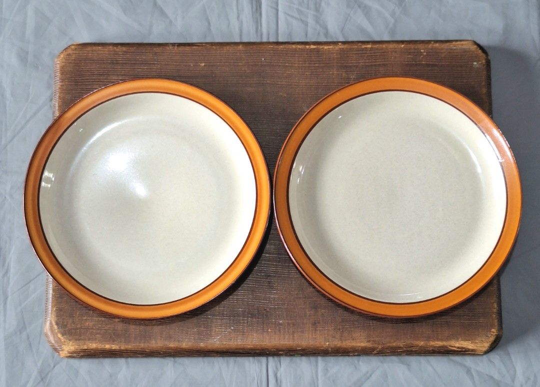 Pair of stoneware dessert plates (Category: Coffee & Tea Tableware) located in La Trinidad. Submitted by styled.traded (Listing ID 1337330117, Image 1). Description: D: 7.5".