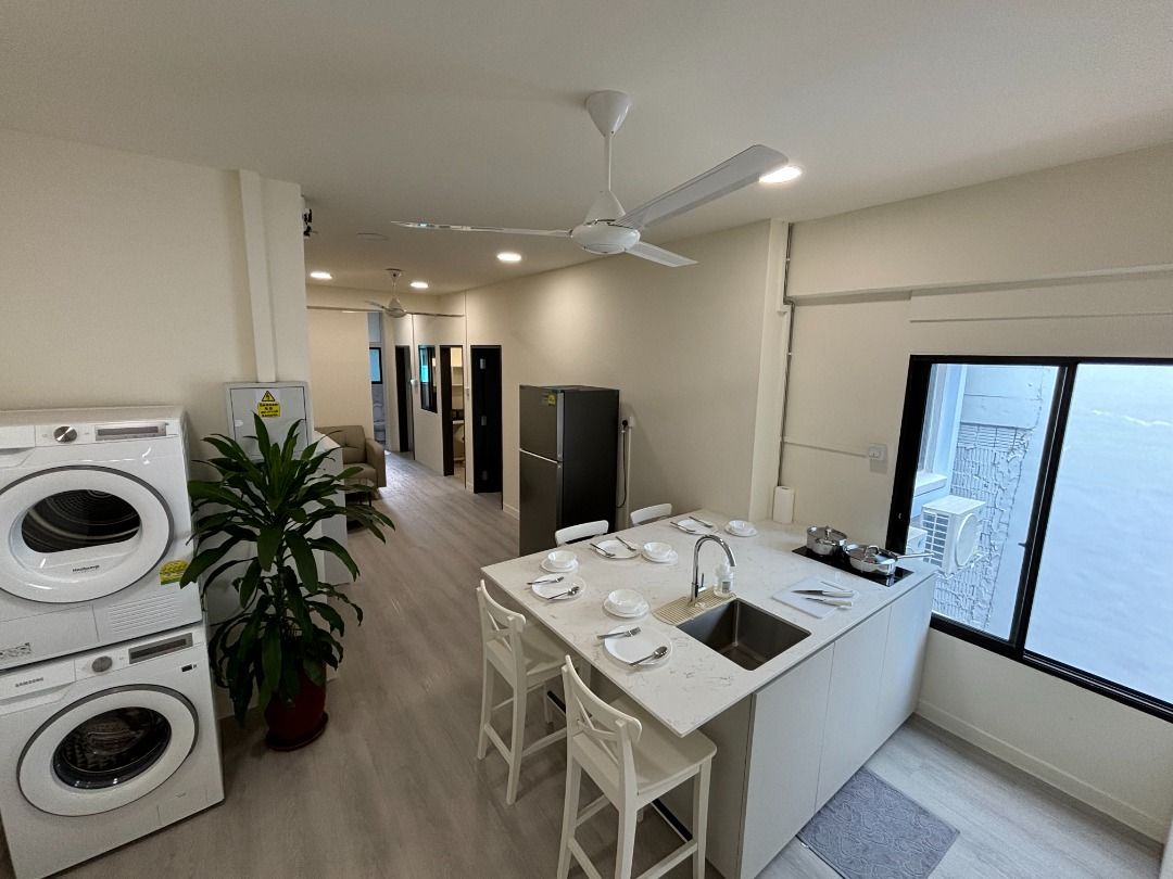 Newly Renovated Room @ City Fringe near CBD, SMU, Raffles Hospitals, Aperia (EW11, DT22, DT23, NE8 MRT stations w/in 11 min walk)63226716776961113