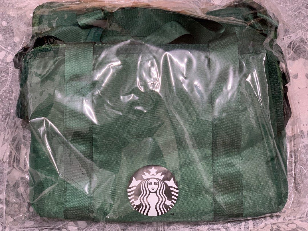 Starbucks Cooler Bag Taiwan Release (Category: Food Organization & Storage) located in Makati City. Submitted by mgjdv16 (Listing ID 1337399066, Image 3). Description: 30x25x26 cm.