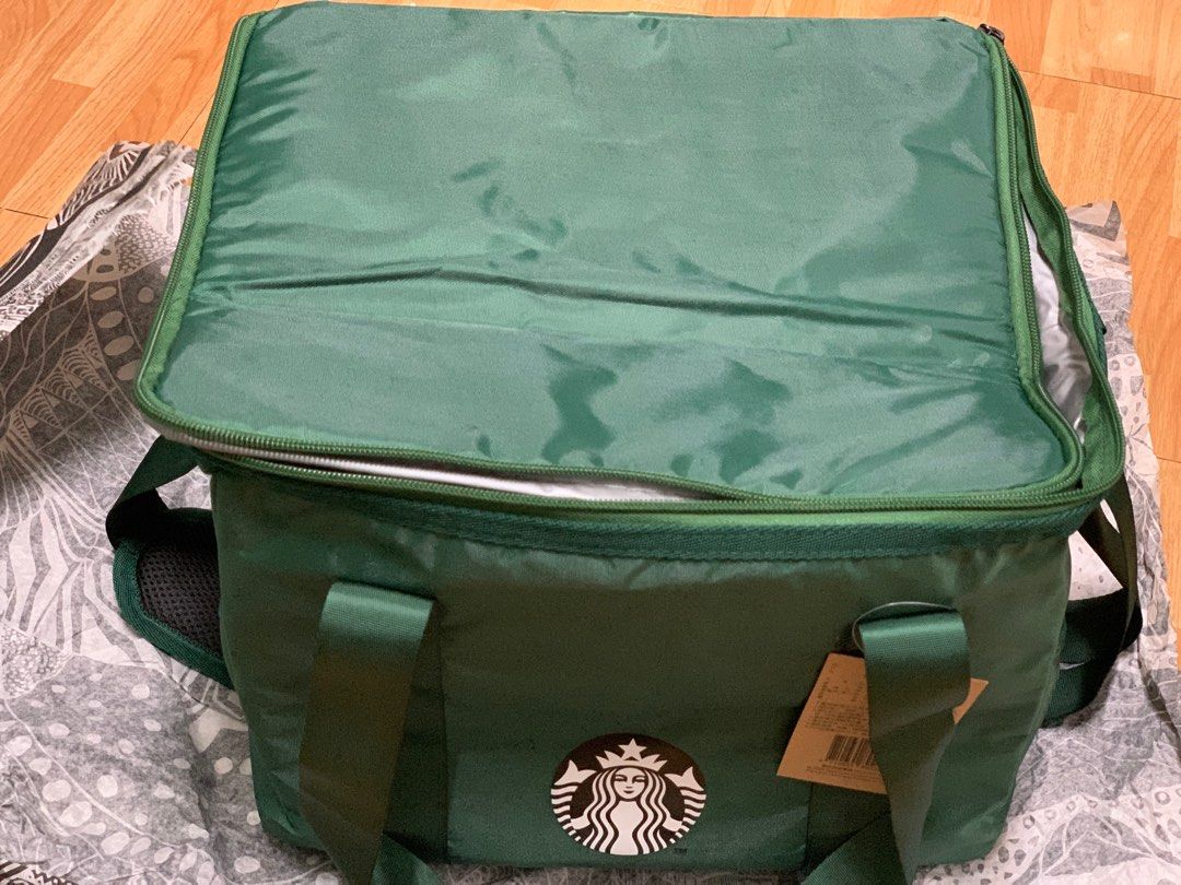 Starbucks Cooler Bag Taiwan Release (Category: Food Organization & Storage) located in Makati City. Submitted by mgjdv16 (Listing ID 1337399066, Image 1). Description: 30x25x26 cm.