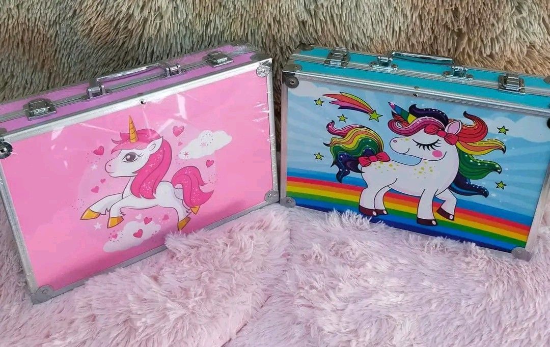😍😍UNICORN ART SET 145PCs (Category: Art & Prints) located in Manila. Submitted by jashopp (Listing ID 1337260379, Image 2). Description: 😍😍UNICORN ART SET 145PC 🔥🔥 📌📌540php ✅ 33pcs Watercolor Pens ✅ 24pcs Oil Pastels ✅ 28pcs Color Pencils ✅ 24pcs Watercolor Cakes ✅ 24pcs Watercolor Paints ✅ 4pcs Brushes ✅ 2pcs Palettes ✅ 2pcs Pencils ✅ 2pcs Erasers ✅ 1pc Sharpener ✅ 1pc Aluminum Case ONHAND ‼️‼️ BRAND NEW ‼️ SAME DAY DELIVERY VIA LALAMOVE