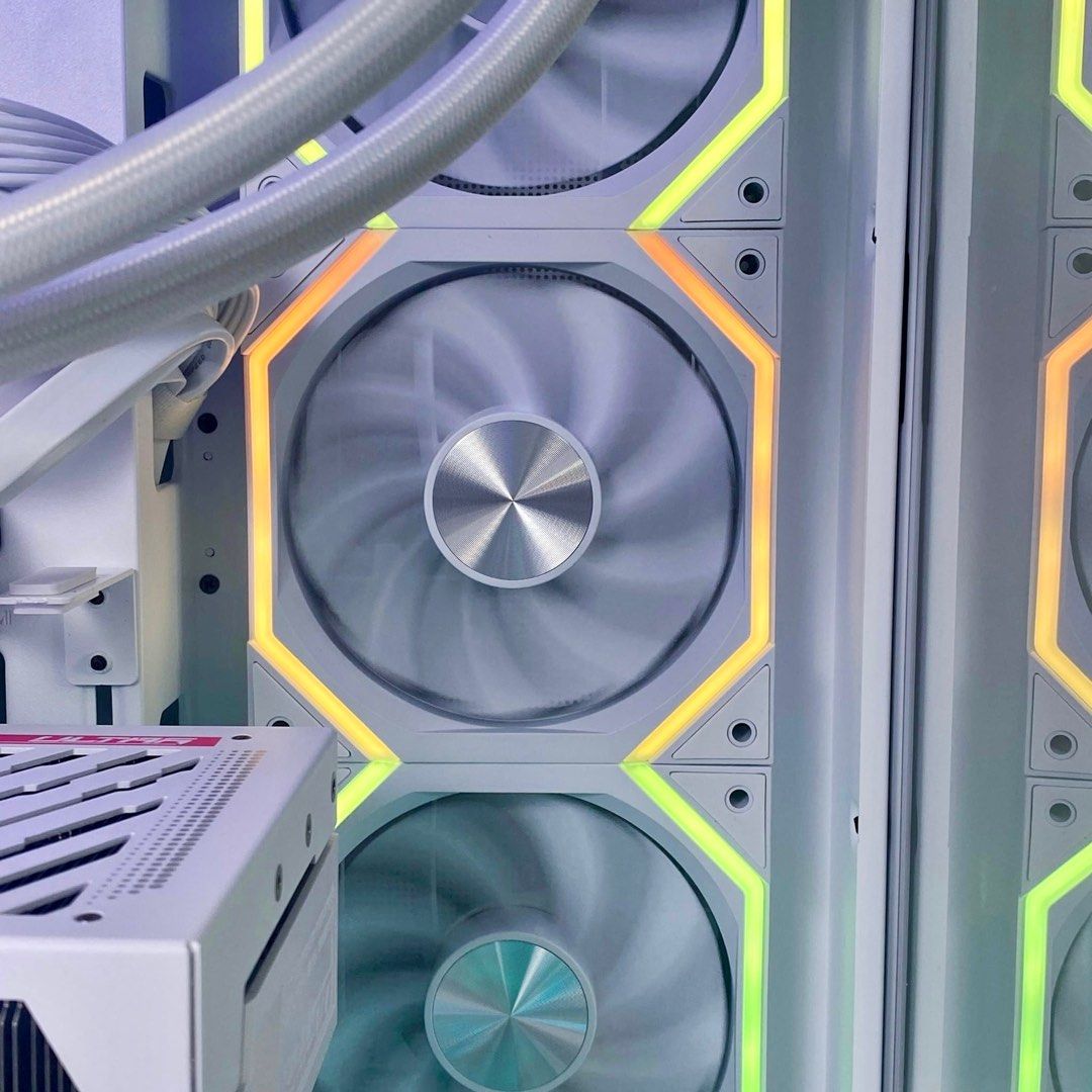 WHITE HIGH END GAMING PC SET RTX4070, Computers & Tech, Desktops on ...