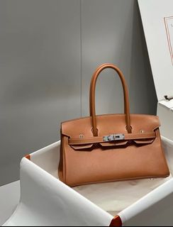 (Category: ) located in . Submitted by fashionbags01 (Listing ID 1337294091, Image 1). Description: .