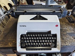 15 carriage Olympia manual typewriter