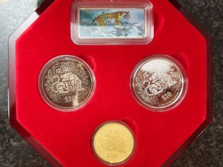 (Category: ) located in . Submitted by hobbycollections (Listing ID 1337540059, Image 1). Description: .