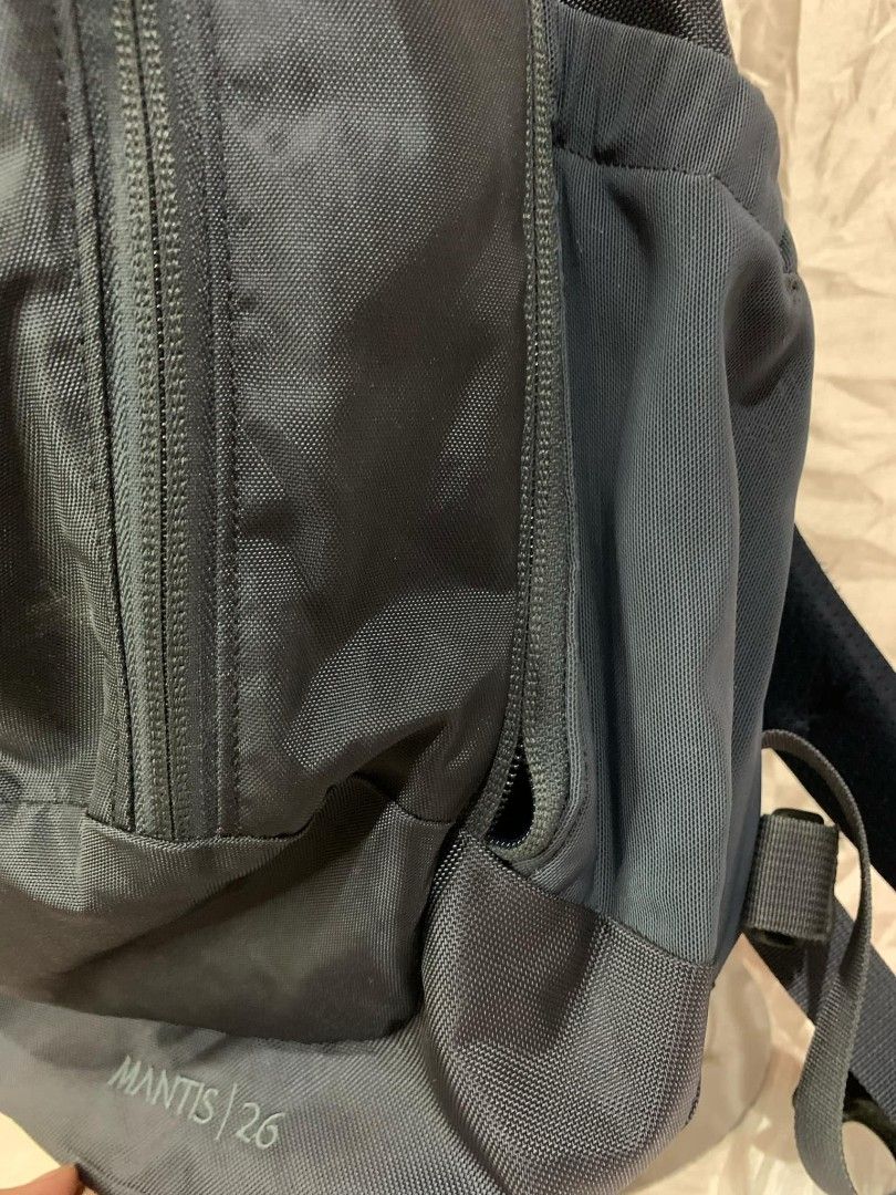 Arc'teryx (Category: Backpacks) located in Tacloban City. Submitted by nikkoduavis171765007 (Listing ID 1337564606, Image 3). Description: Arc'teryx backpack 9/10 condition with issue 2k.