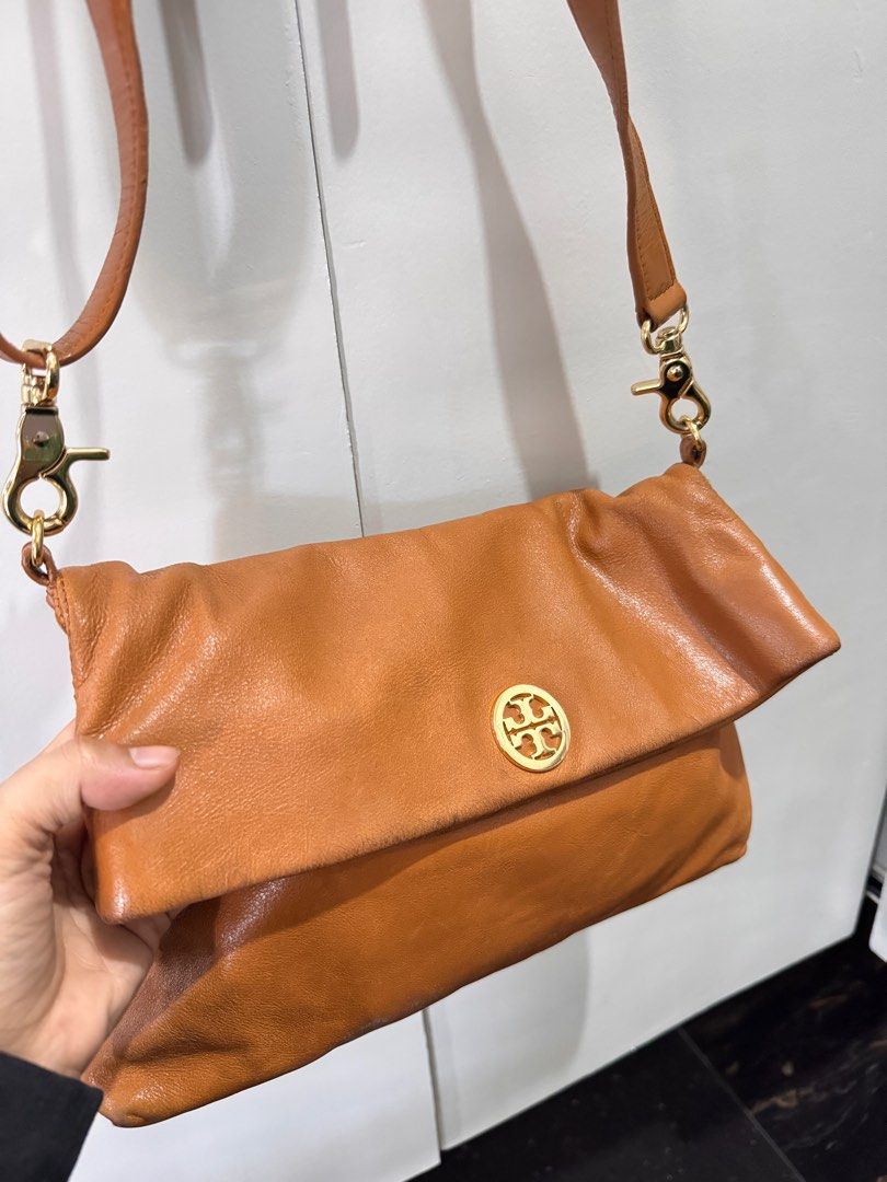 Authentic Tory burch foldover crossbody bag Women s Fashion Bags Wallets Shoulder Bags on Carousell