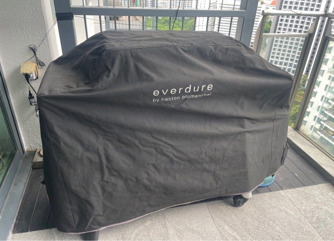 BBQ (Category: Outdoor Furniture) located in Singapore. Submitted by daisychain2511 (Listing ID 1337477802, Image 3). Description: Bbq - used but works well! Comes with current gas tank and cleaning tool as well as cover. .