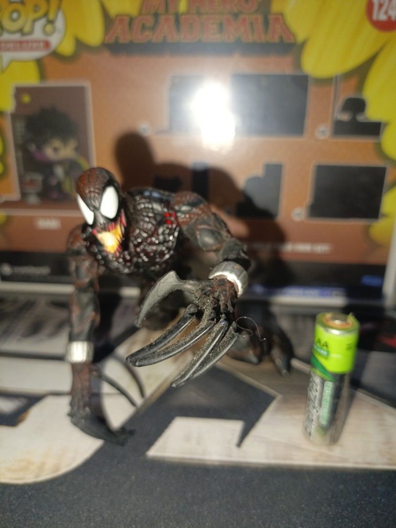 Carnage Rare figure (Category: Figurines & Statues) located in Quezon City. Submitted by narfetc (Listing ID 1337564385, Image 2). Description: rare carnage as is.