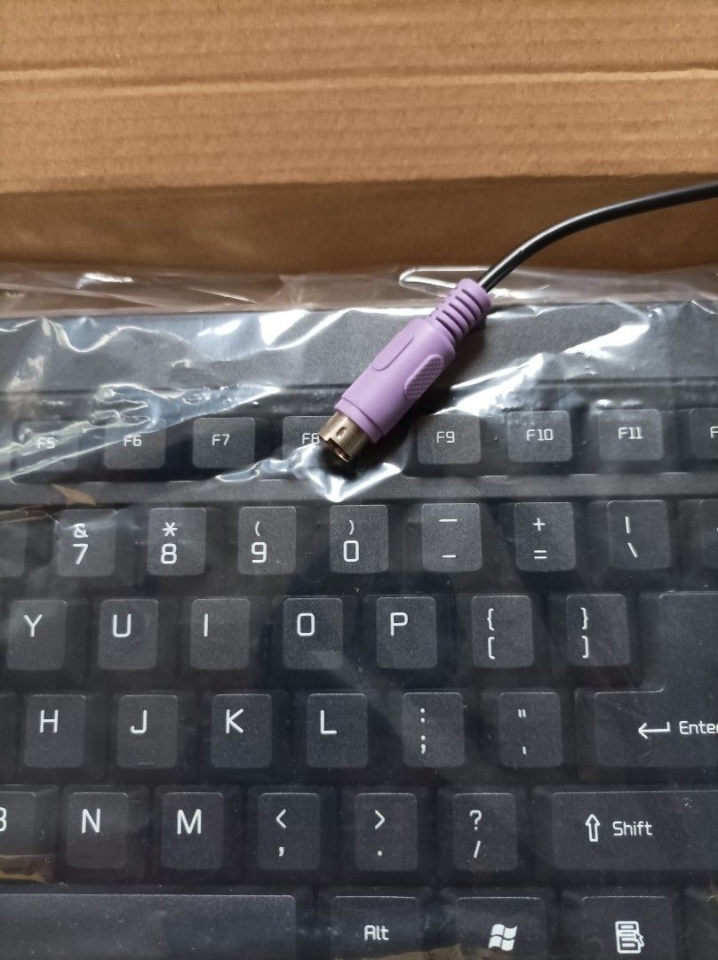 Computer Keyboard （分類：電腦鍵盤及相關產品）位於 Hong Kong。 由 pc-dr. 提交（商品編號 1337485849，圖片 3）。簡介： RockTech English/Chinese Keyboard. Two in stock. PS2 connection。