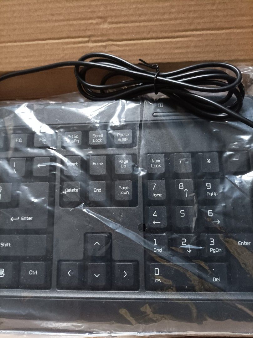 Computer Keyboard （分類：電腦鍵盤及相關產品）位於 Hong Kong。 由 pc-dr. 提交（商品編號 1337485849，圖片 2）。簡介： RockTech English/Chinese Keyboard. Two in stock. PS2 connection。