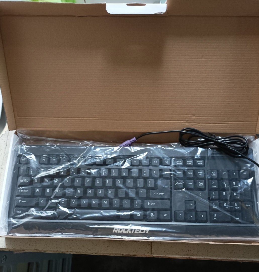 Computer Keyboard （分類：電腦鍵盤及相關產品）位於 Hong Kong。 由 pc-dr. 提交（商品編號 1337485849，圖片 1）。簡介： RockTech English/Chinese Keyboard. Two in stock. PS2 connection。
