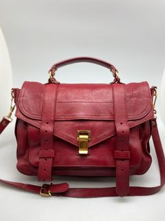 (Kategori: ) berada di . Dikirim oleh kiano_shoes (ID iklan 1337421443, Gambar 1). Deskripsi: .